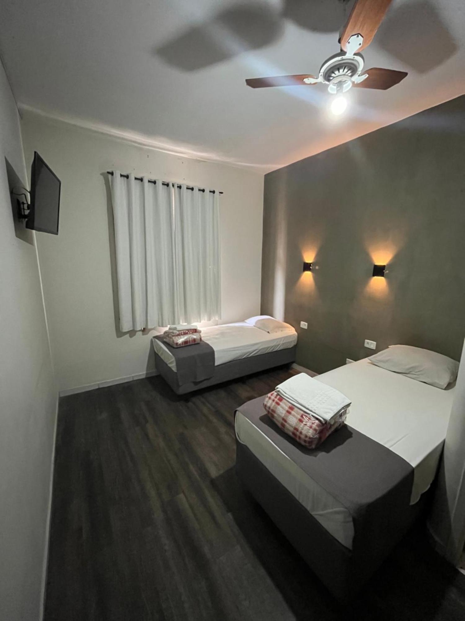 Albergue Carabelas - Proximo A 25 De Marco E Bras *